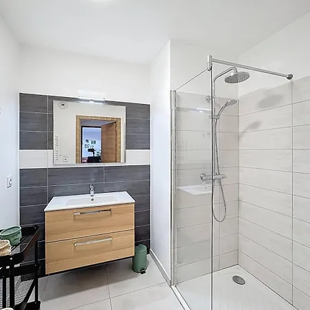 Dans Neuve Avec Piscine Appartement *